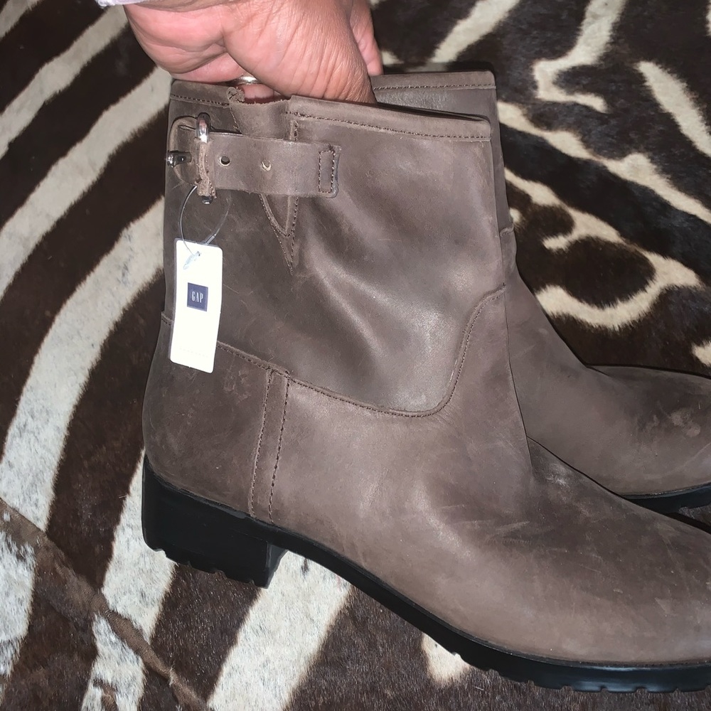 Boots - Picture 2 of 6